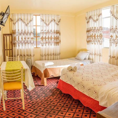 Hotel Summita Yunguyo Kültér fotó