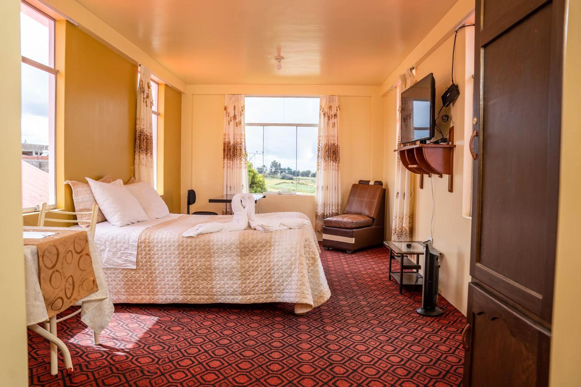 Hotel Summita Yunguyo Kültér fotó