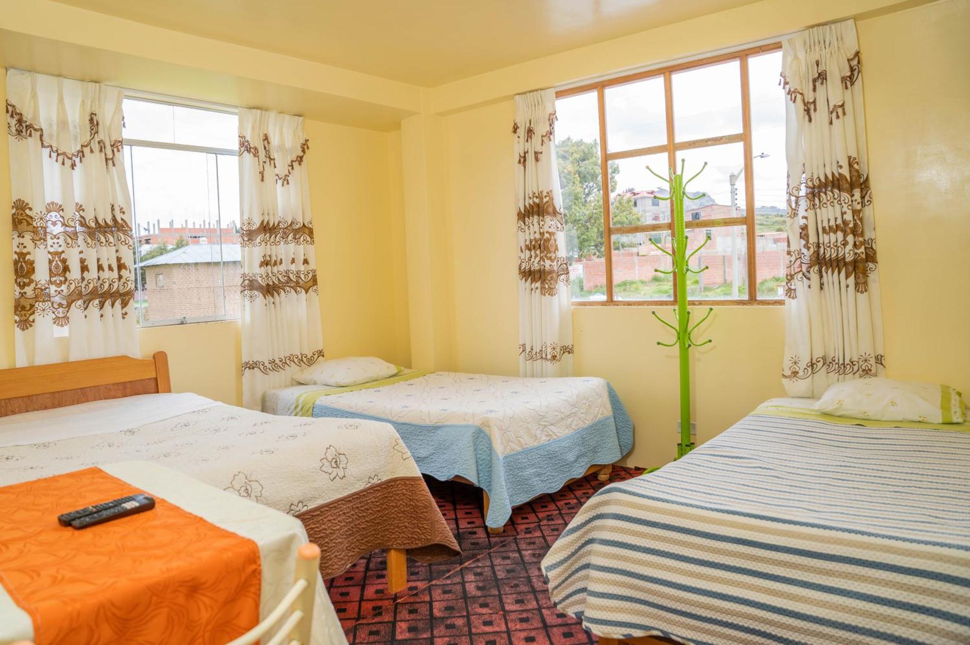 Hotel Summita Yunguyo Kültér fotó