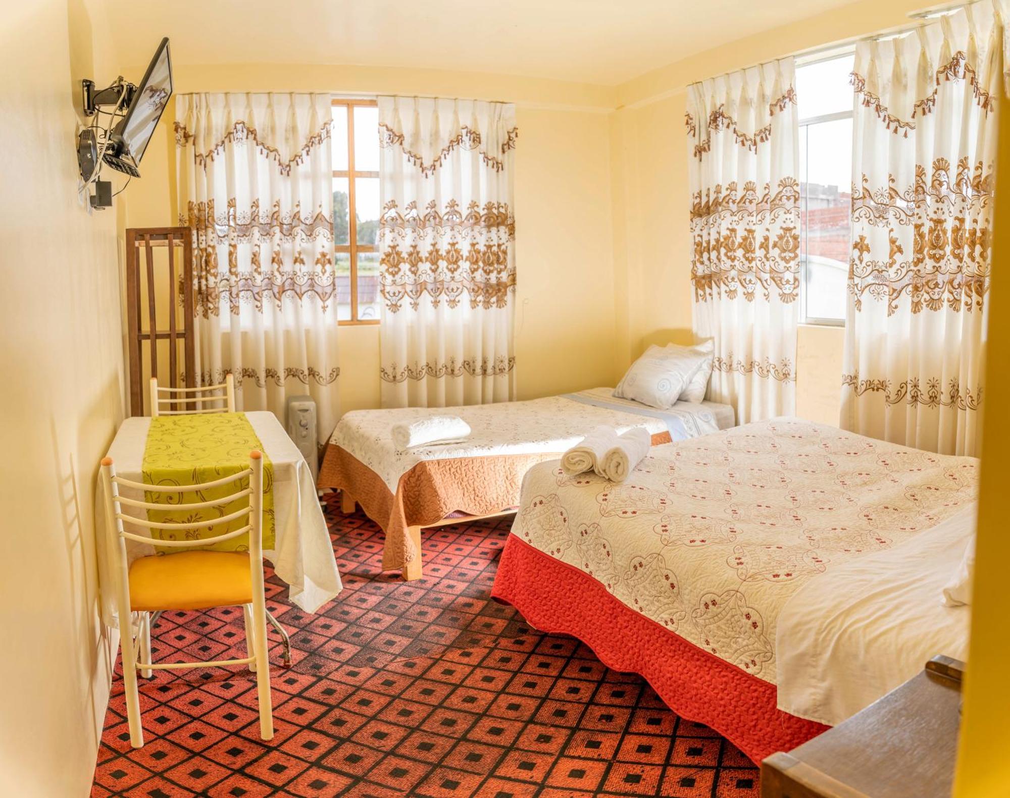 Hotel Summita Yunguyo Kültér fotó