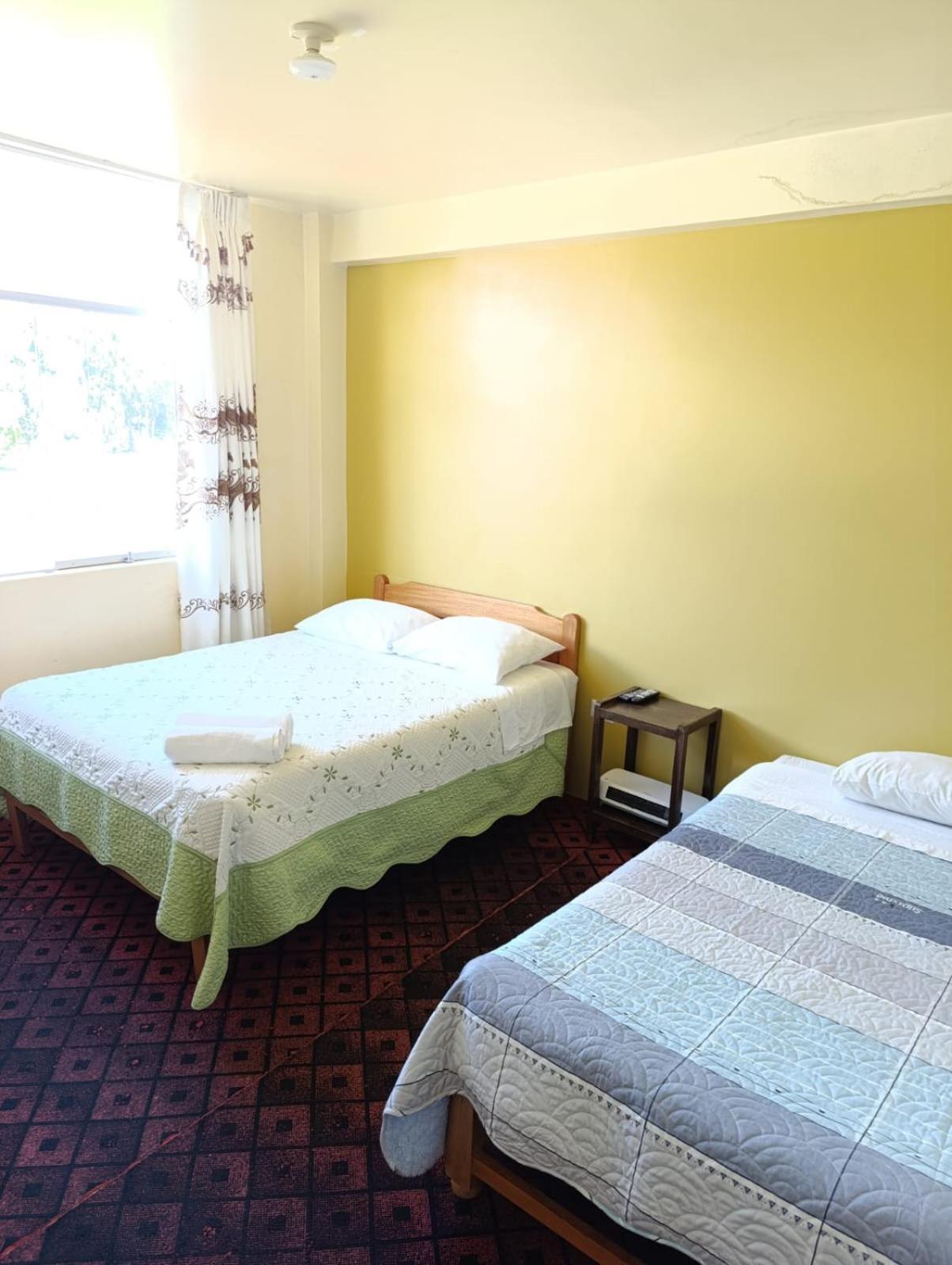 Hotel Summita Yunguyo Kültér fotó