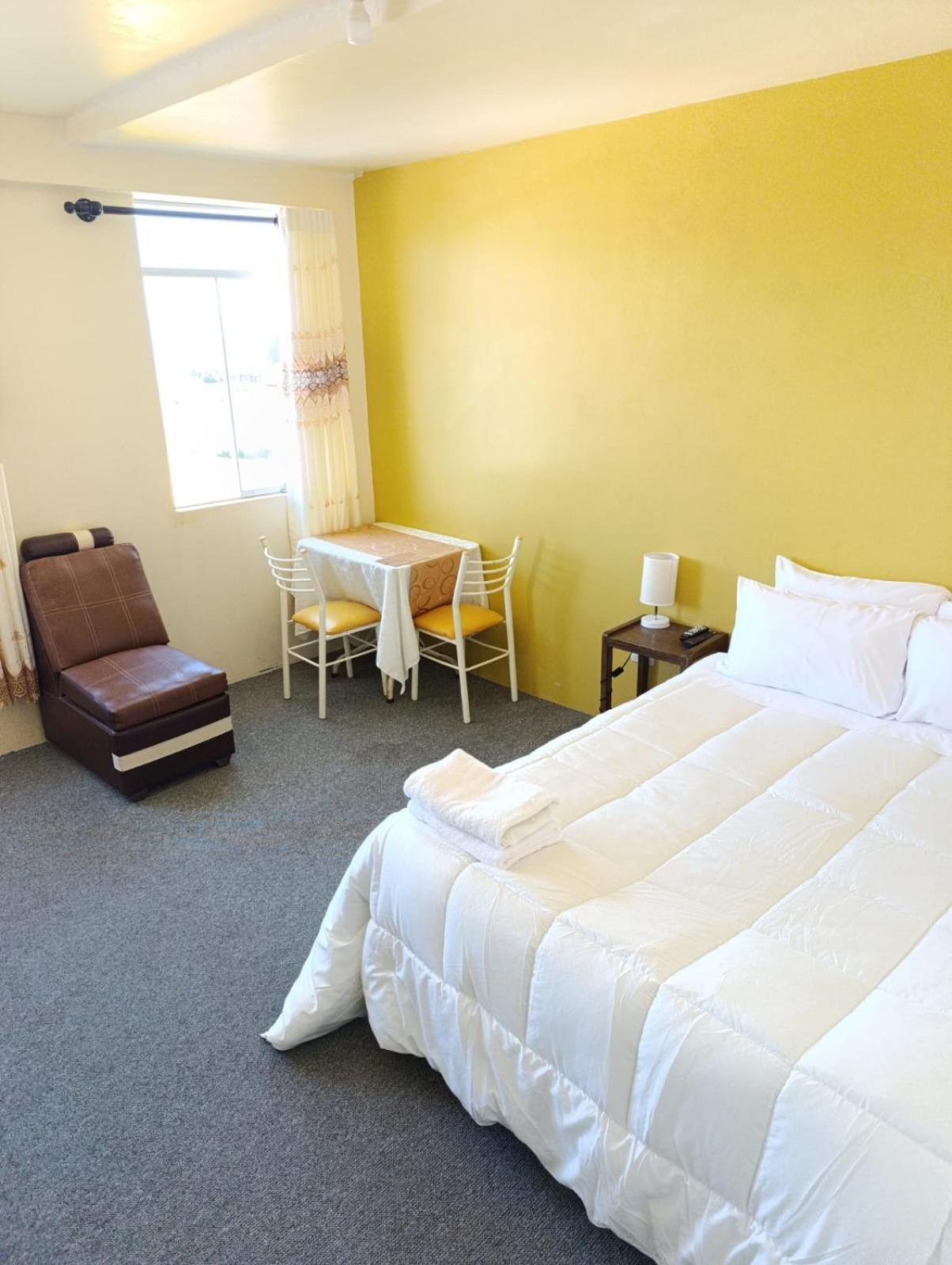 Hotel Summita Yunguyo Kültér fotó