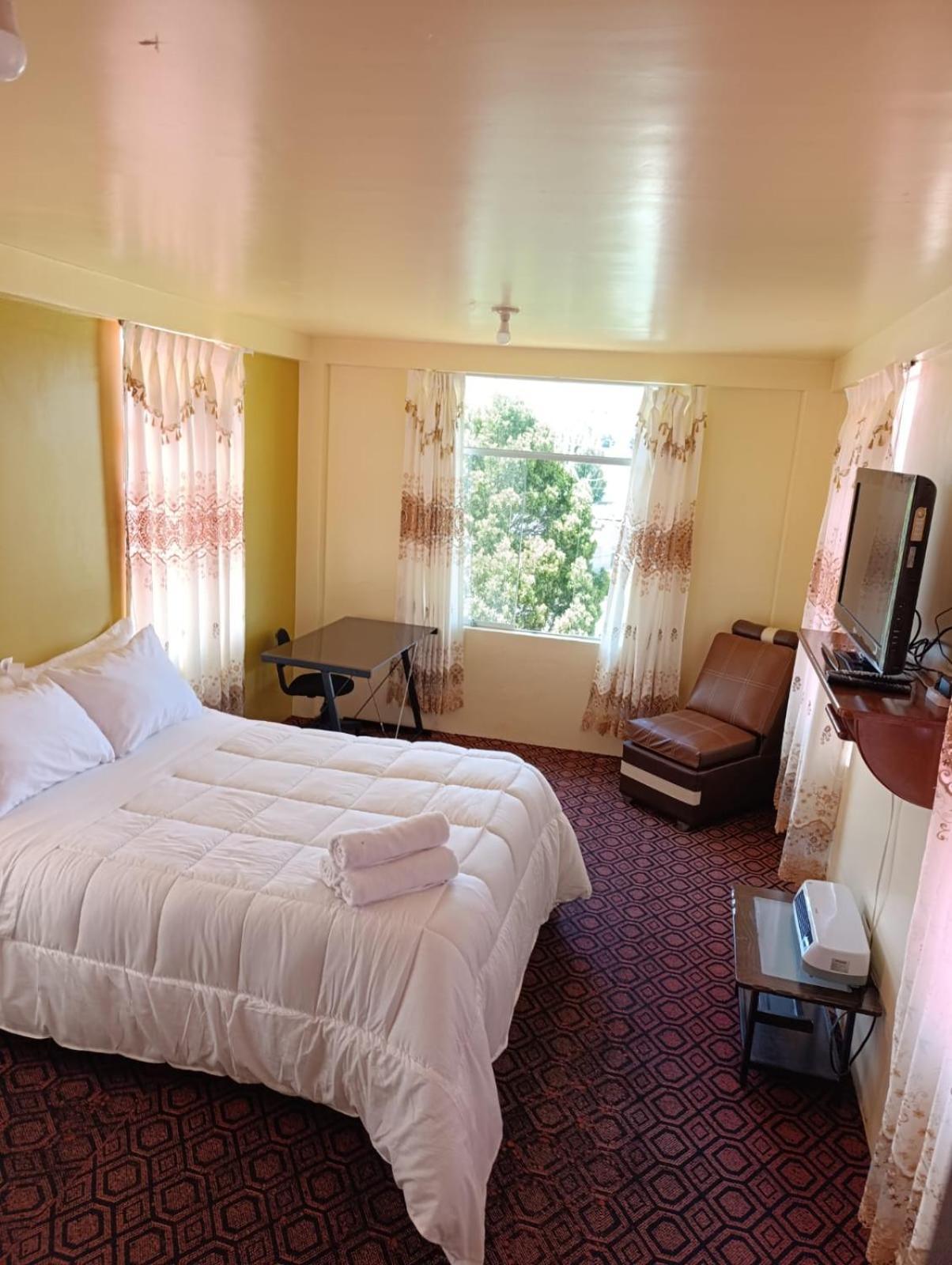 Hotel Summita Yunguyo Kültér fotó