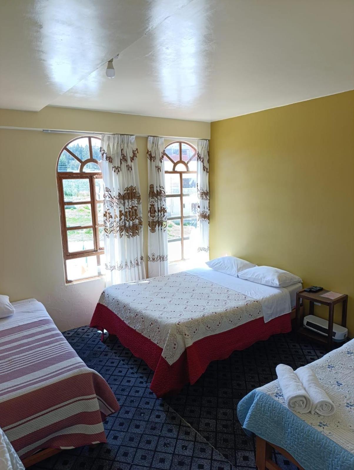 Hotel Summita Yunguyo Kültér fotó